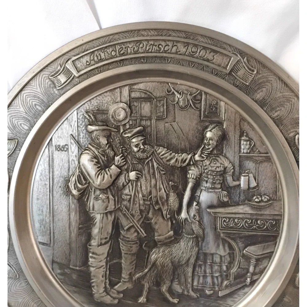Rein Zinn collection plate vintage wall plate Eduard von Grützner  Germany 9.25